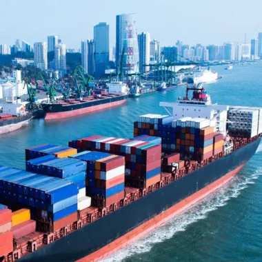 الشحن البحري ودور مدن الموانئ في التجارة العالمية